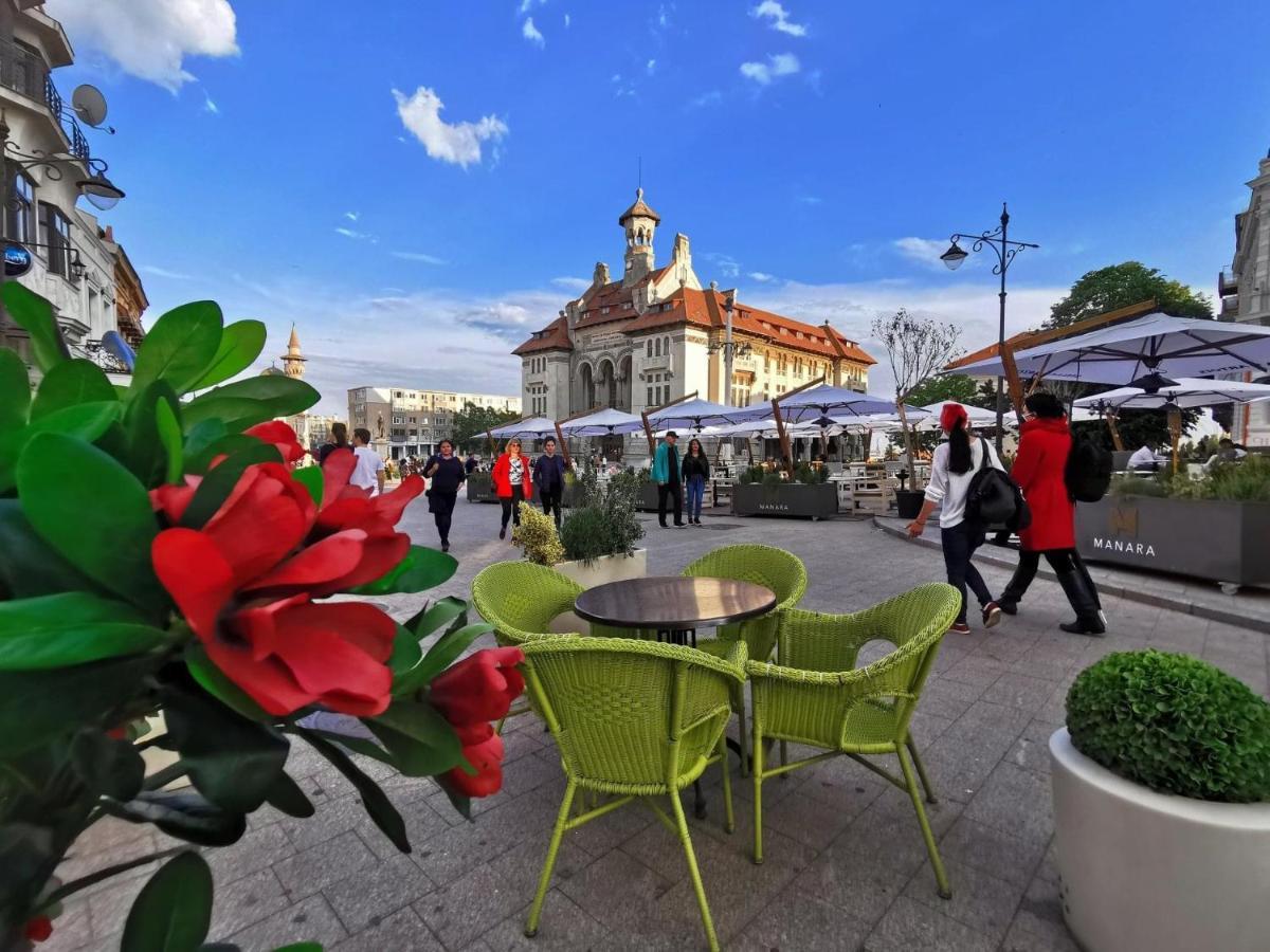 Piata Ovidiu 14 *